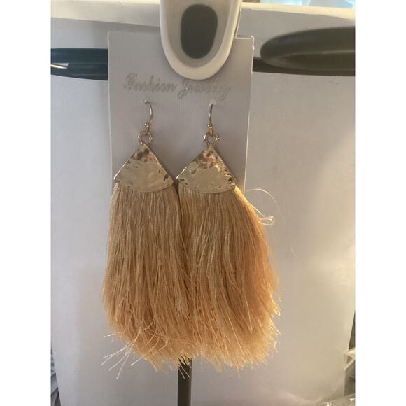 4320 NIP Gold Capped Gold Long Tassel Fringe Earrings BOHO Feather Drop Dangle - Picture 1 of 4